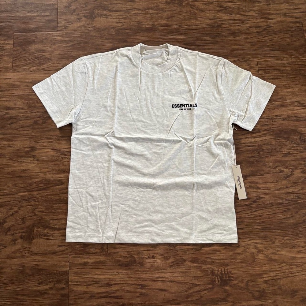 NWT Large FOG Essentials T Shirt